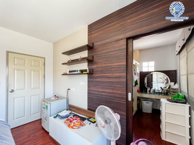 *****บ้านแฝดมือสอง นนทบุรี ม.ศุภาลัยวิลล์ ราชพฤกษ์-บางบัวทอง เนื้อที่กว้างขวางเกือบ 40 ตร.ว. ฟังก์ชัน 3 ห้องนอน 2 ห้องน้ำ ที่จอดรถ 2 คัน บ้านสภาพสวย พร้อมของแถมแบบจัดเต็ม พร้อมเข้าอยู่ได้เลย! โครงการตั้งบนทำเลเดินทางสะดวก ใช้เวลาเพียง 15 นาทีถึงรถไฟฟ้าสายสีม่วง "สถานีบางพลู" และจุดขึ้นทางด่วน "กาญจนาภิเษก" จองเลย!